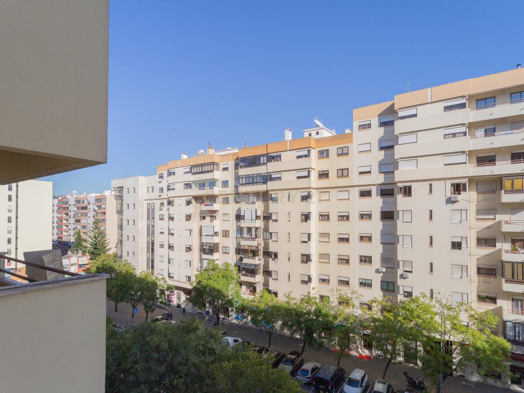 Apartamento T3 Loures, Infantado - Image 21