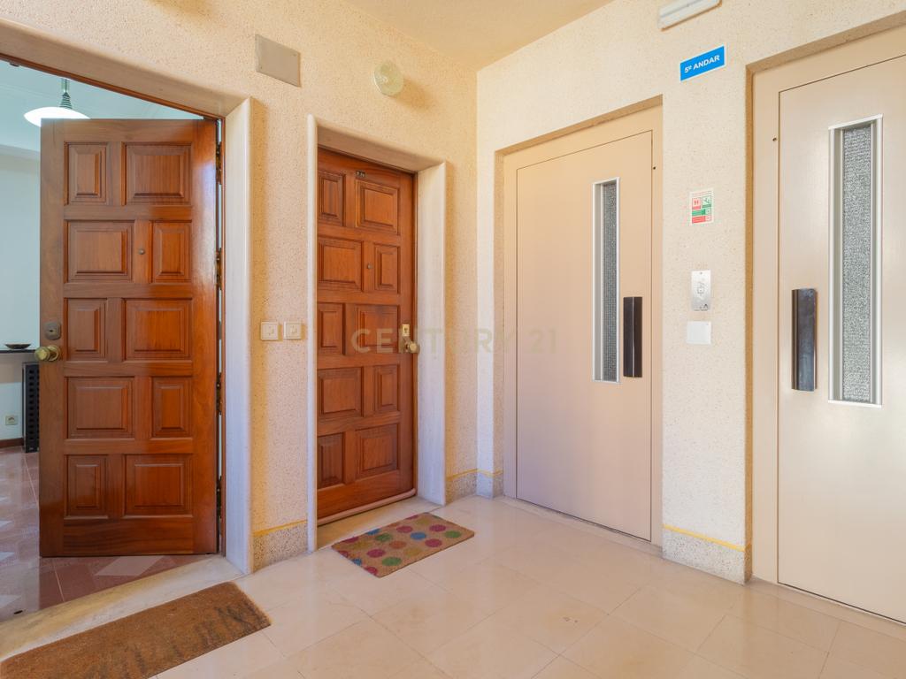 Apartamento T3 Loures, Infantado - Image 2