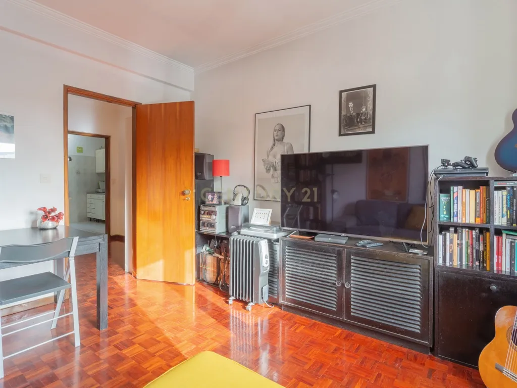 Apartamento T1 Carnaxide - Cozinha Independente - Transportes - Estacionamento - Image 7