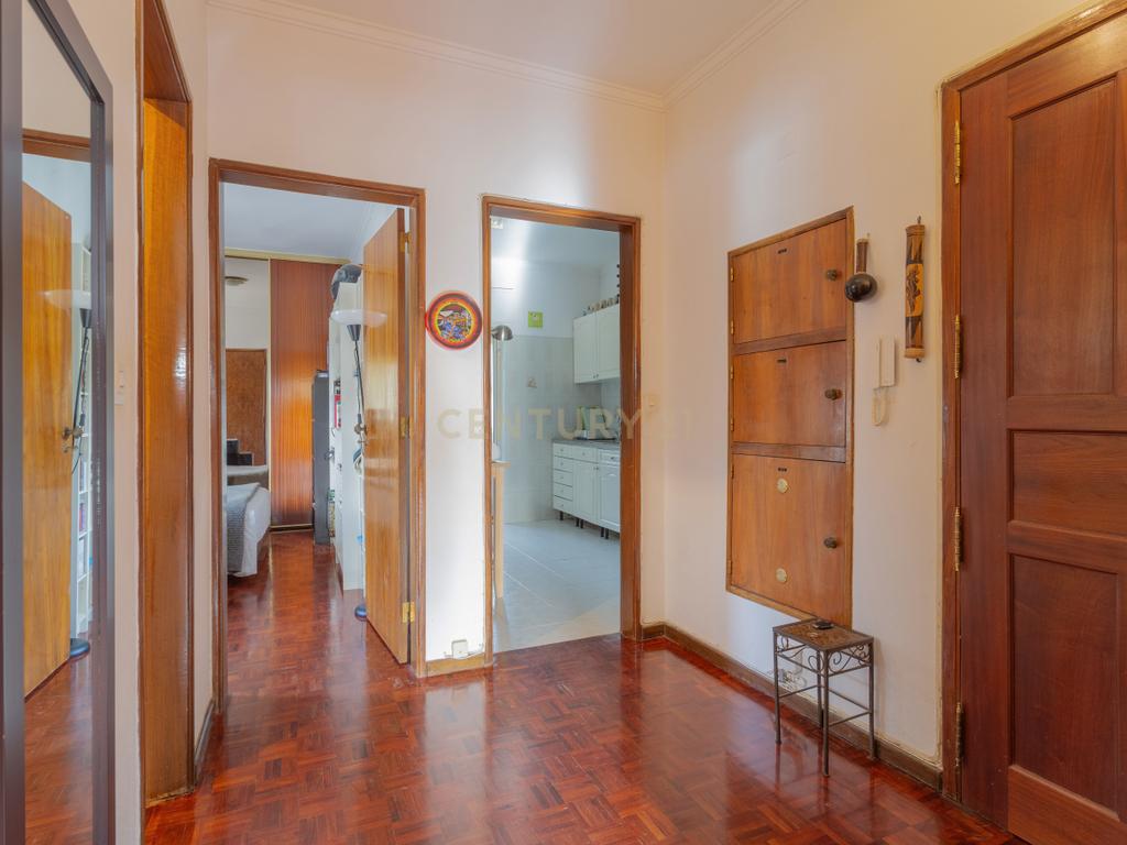 Apartamento T1 Carnaxide - Cozinha Independente - Transportes - Estacionamento - Image 13