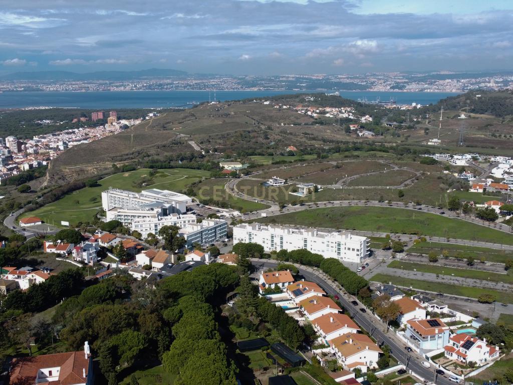 Apartamento com parqueamento, vista mar, nos Capuchos, Caparica - Image 21