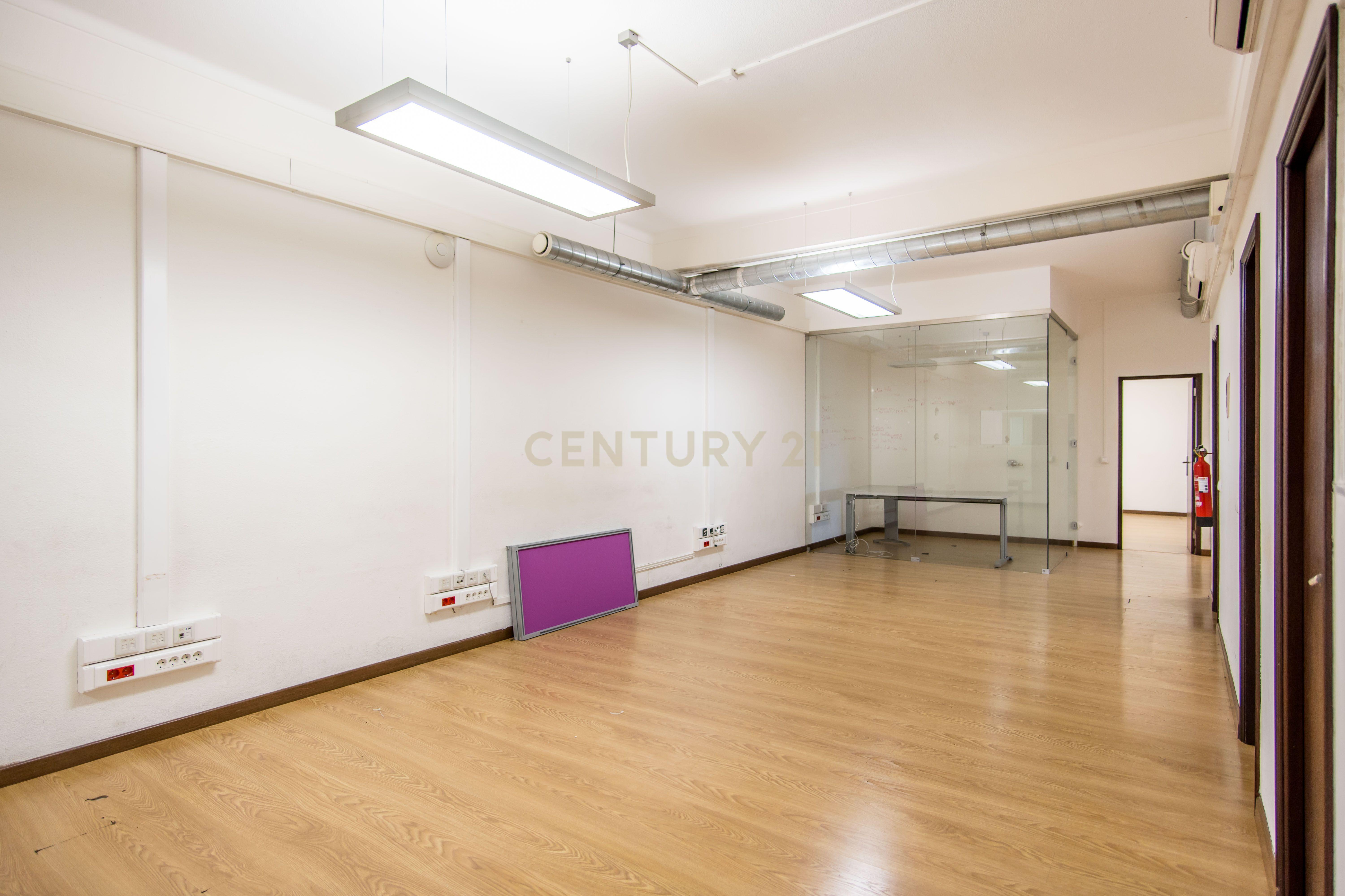 ESPAÇO COMERCIAL COM 280M2 NO CENTRO DE ALMANCIL - Image 19