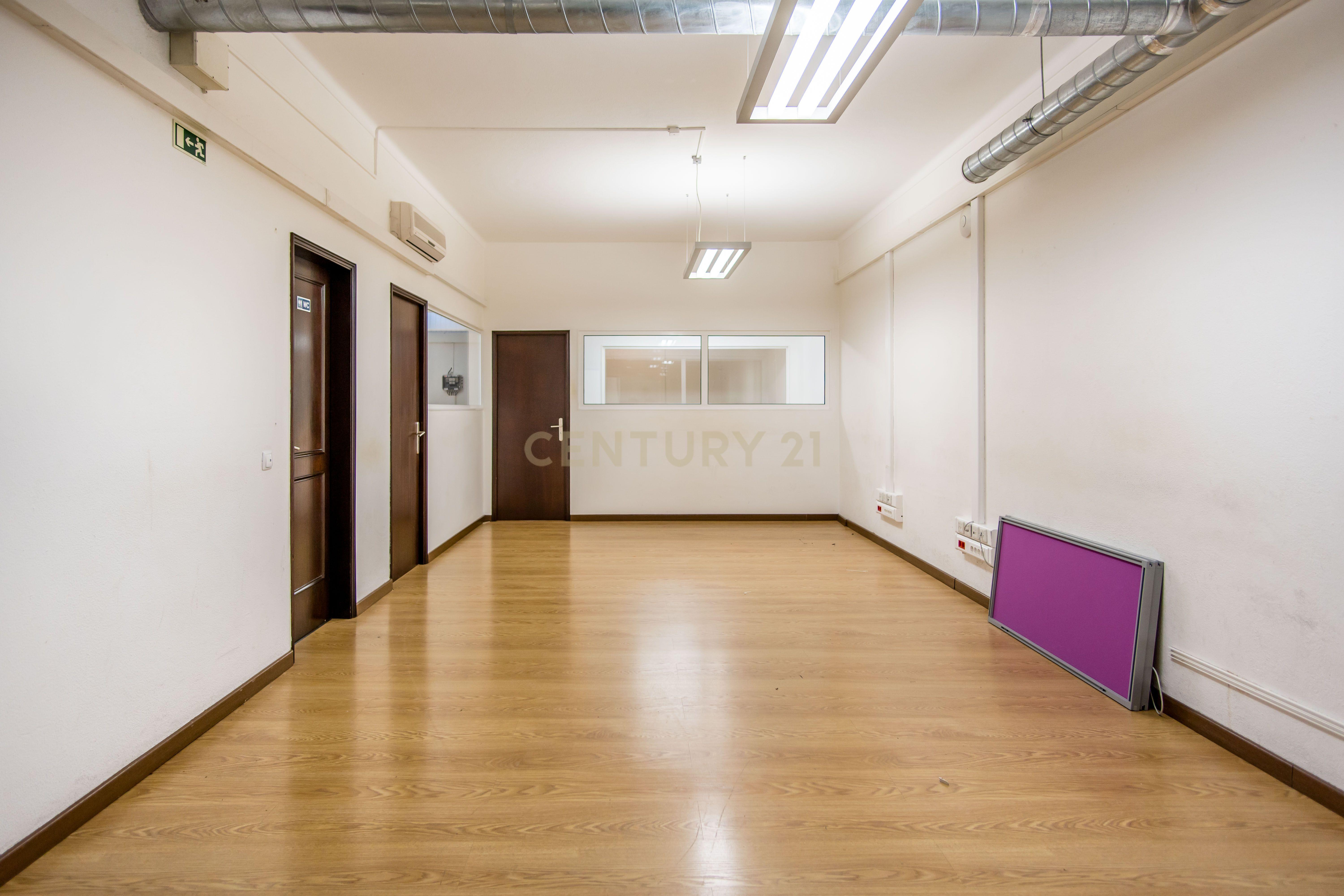 ESPAÇO COMERCIAL COM 280M2 NO CENTRO DE ALMANCIL - Image 22