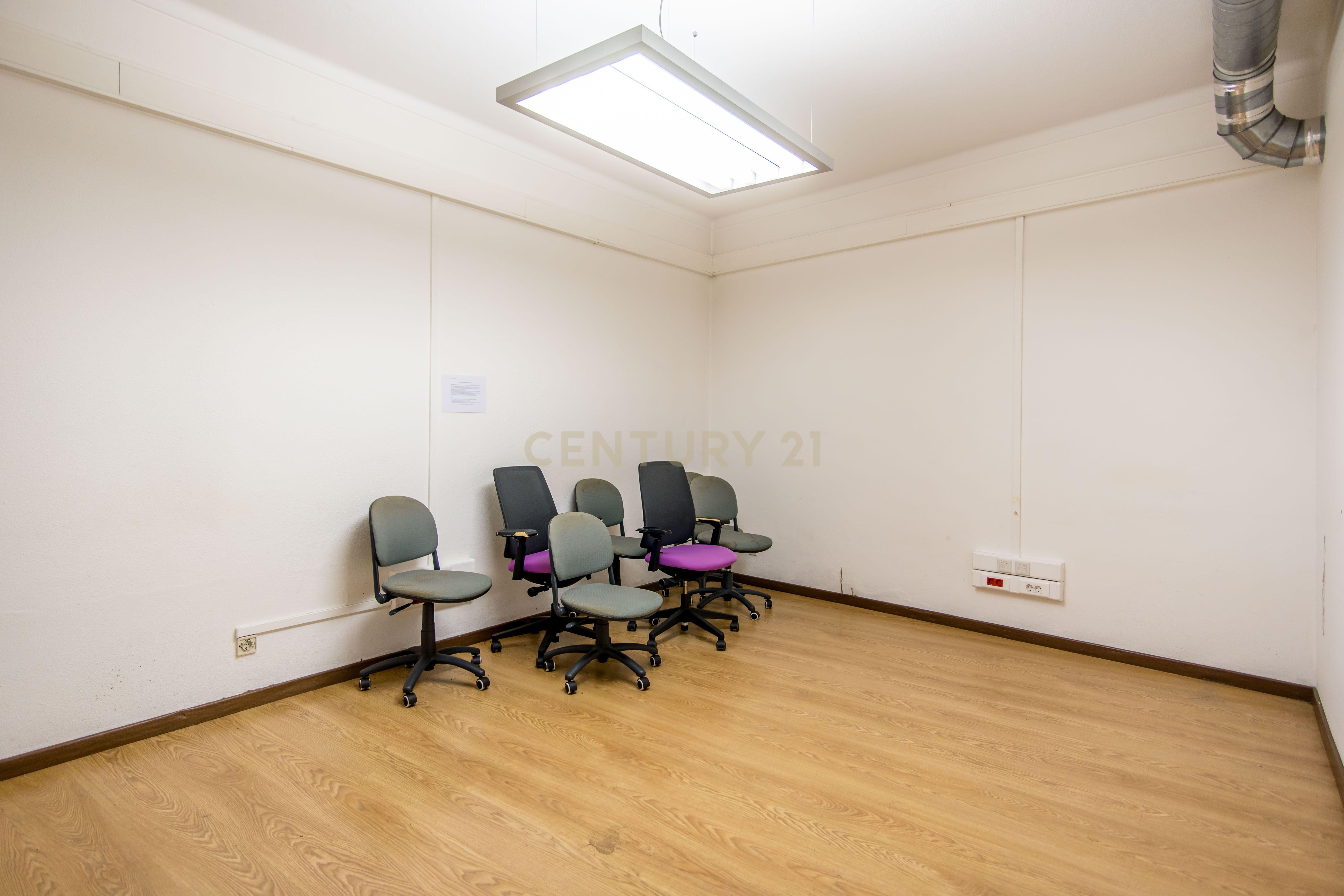 ESPAÇO COMERCIAL COM 280M2 NO CENTRO DE ALMANCIL - Image 20