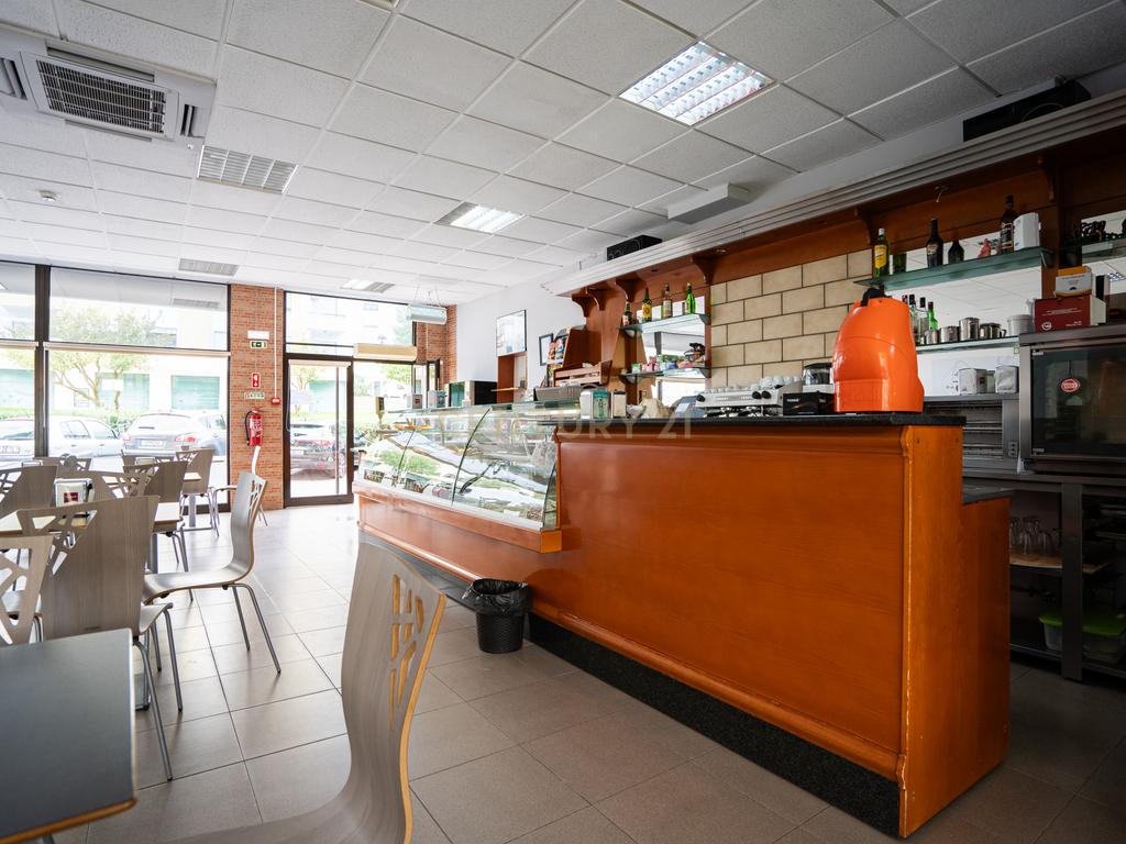 Trespasse de Café, Pastelaria/ Padaria, Snack-Bar/ Charcutaria e negócio no Sobralinho - Image 2