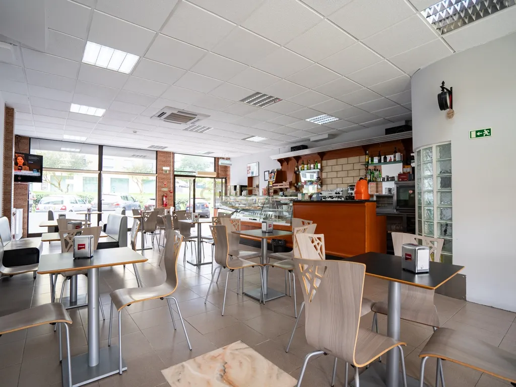 Trespasse de Café, Pastelaria/ Padaria, Snack-Bar/ Charcutaria e negócio no Sobralinho - Image 1