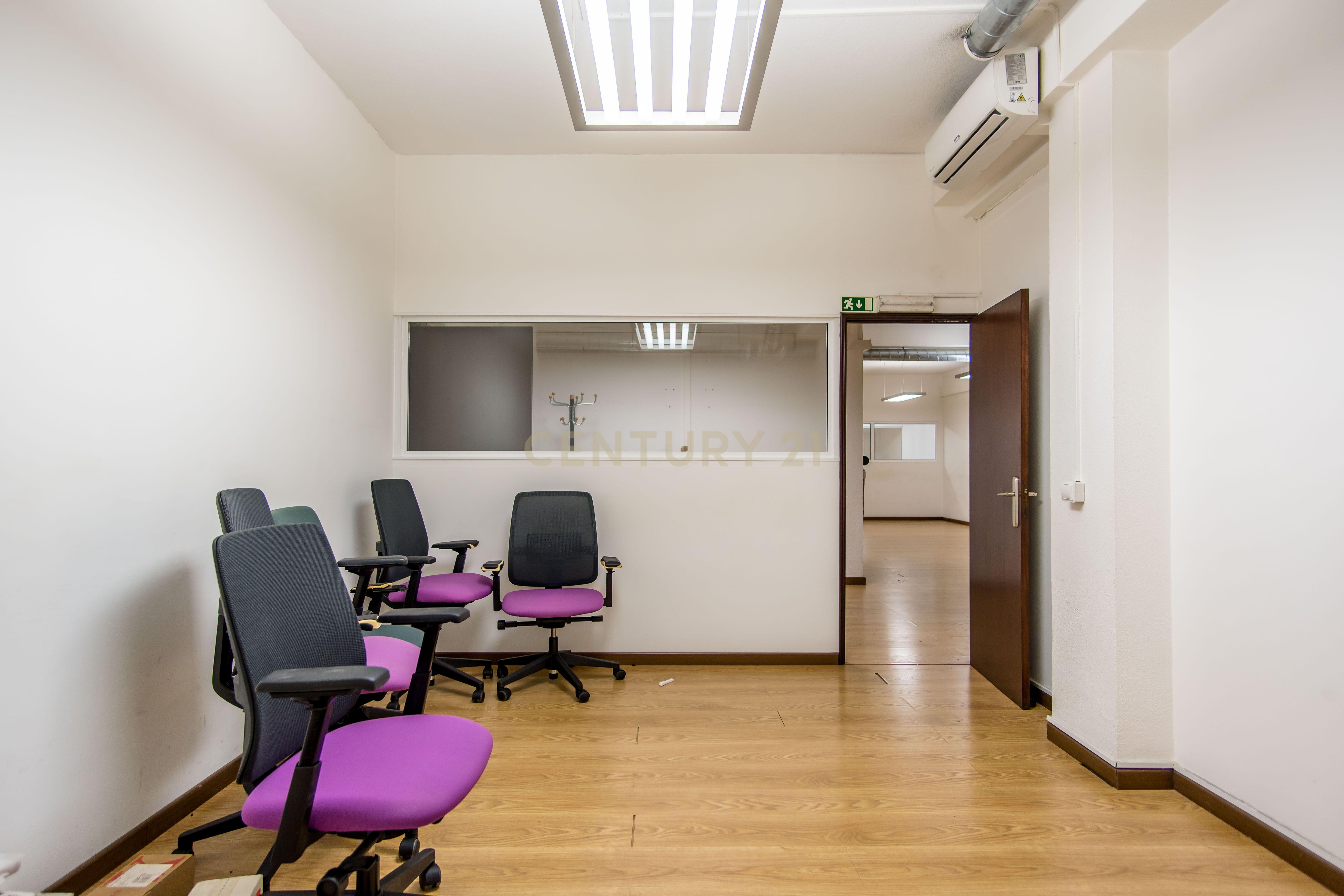 ESPAÇO COMERCIAL COM 280M2 NO CENTRO DE ALMANCIL - Image 13