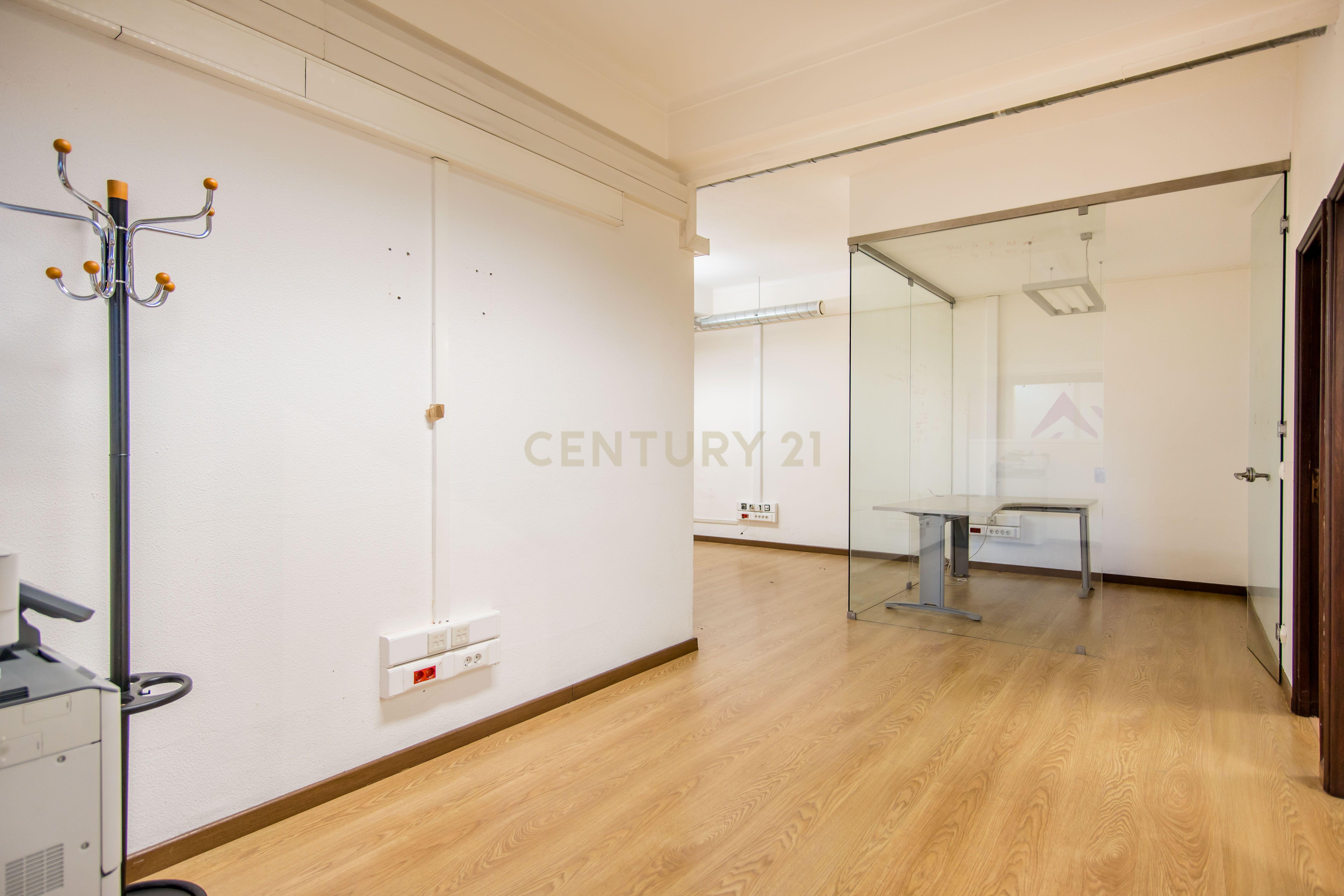 ESPAÇO COMERCIAL COM 280M2 NO CENTRO DE ALMANCIL - Image 9