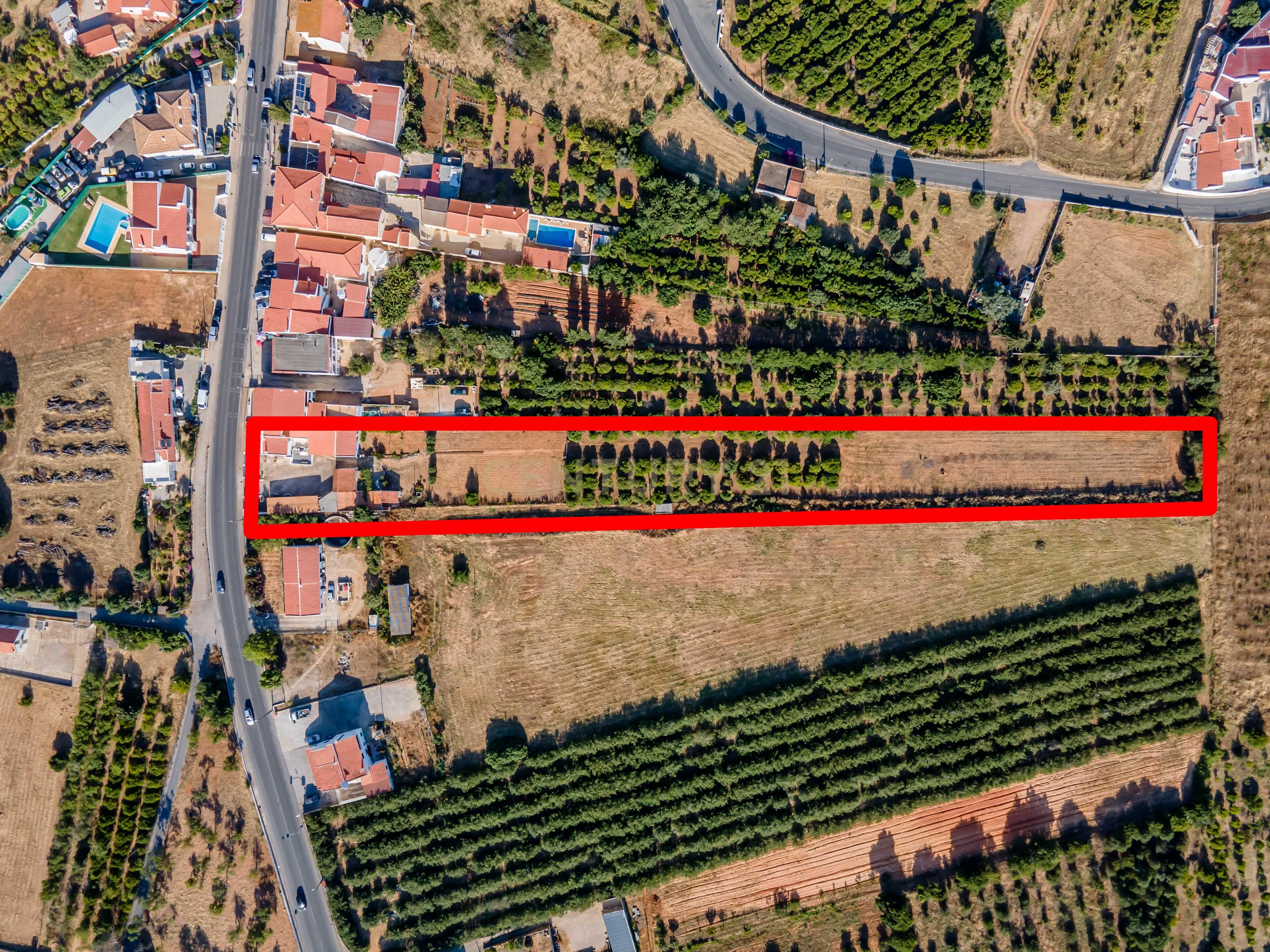 Moradia Bi-familiar com Terreno e Estacionamento Privado, Albufeira - Image 40