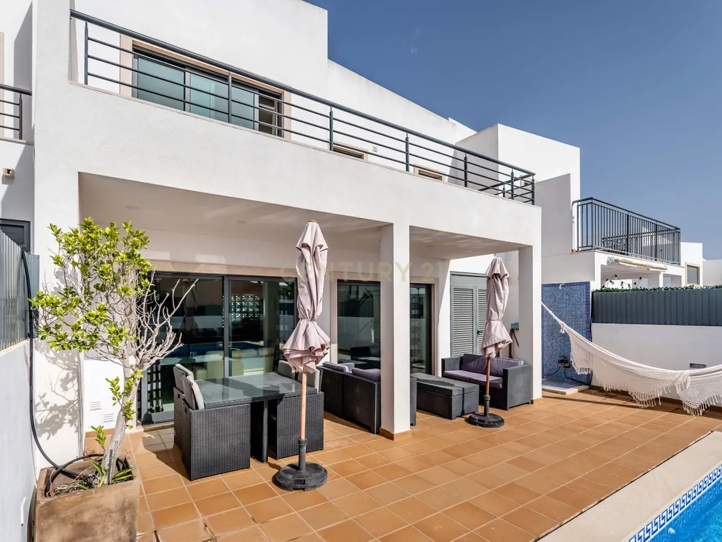 Moradia T3 com possibilidade de AL em São Rafael, Albufeira - Image 16