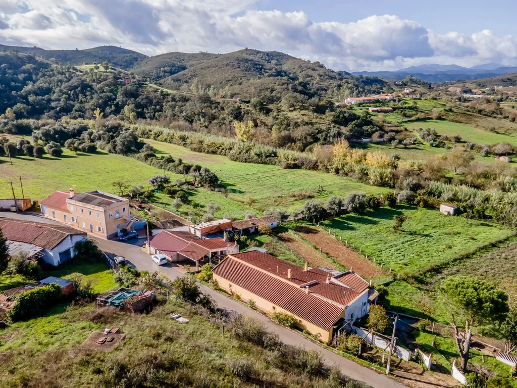 MORADIA TERREA T3 COM 3880M2 SITUADA NO BOIÃO - S.MARCOS DA SERRA - Image 8
