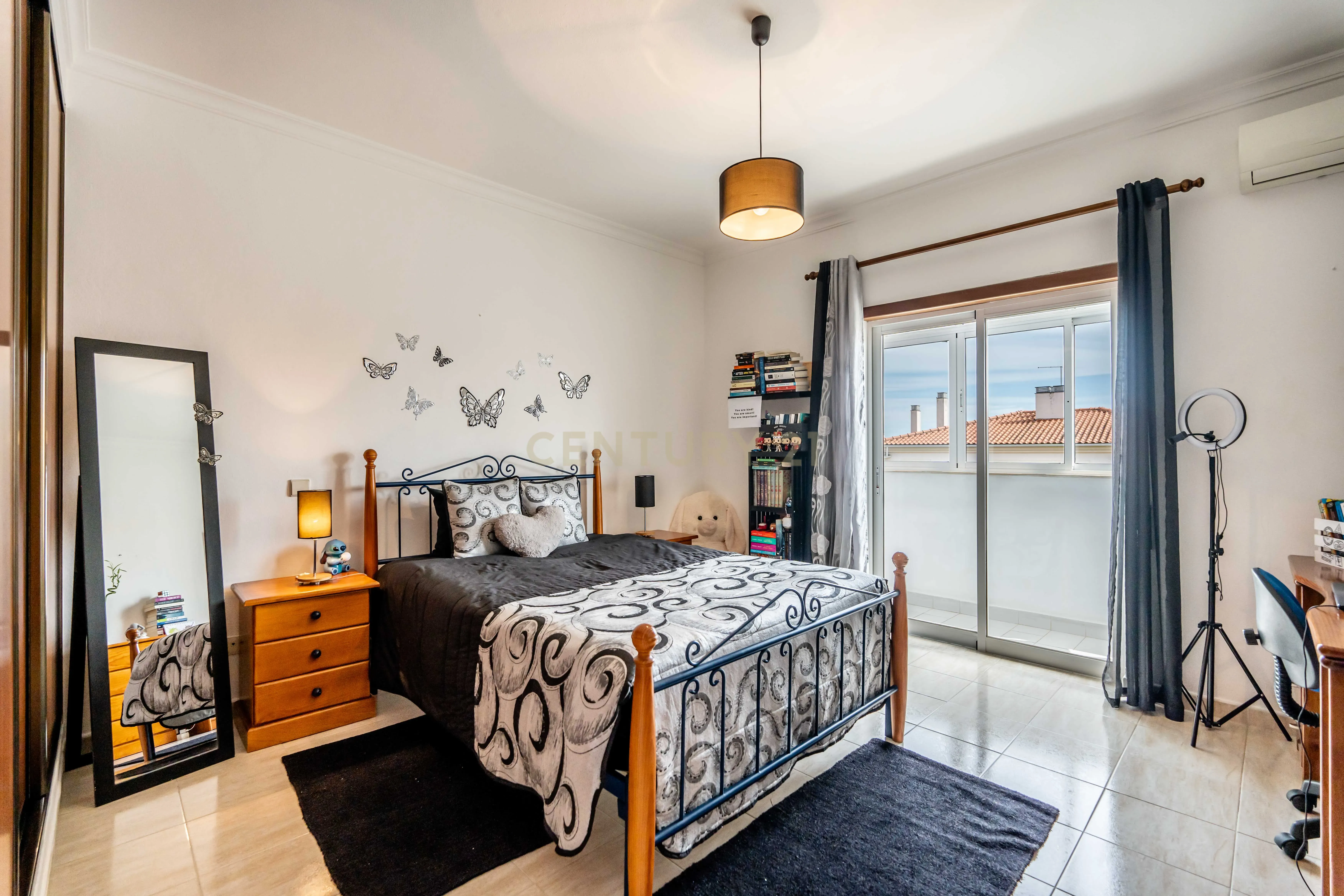 Apartamento T3 com áreas generosas, Garagem em Box, em Portimão - Image 22
