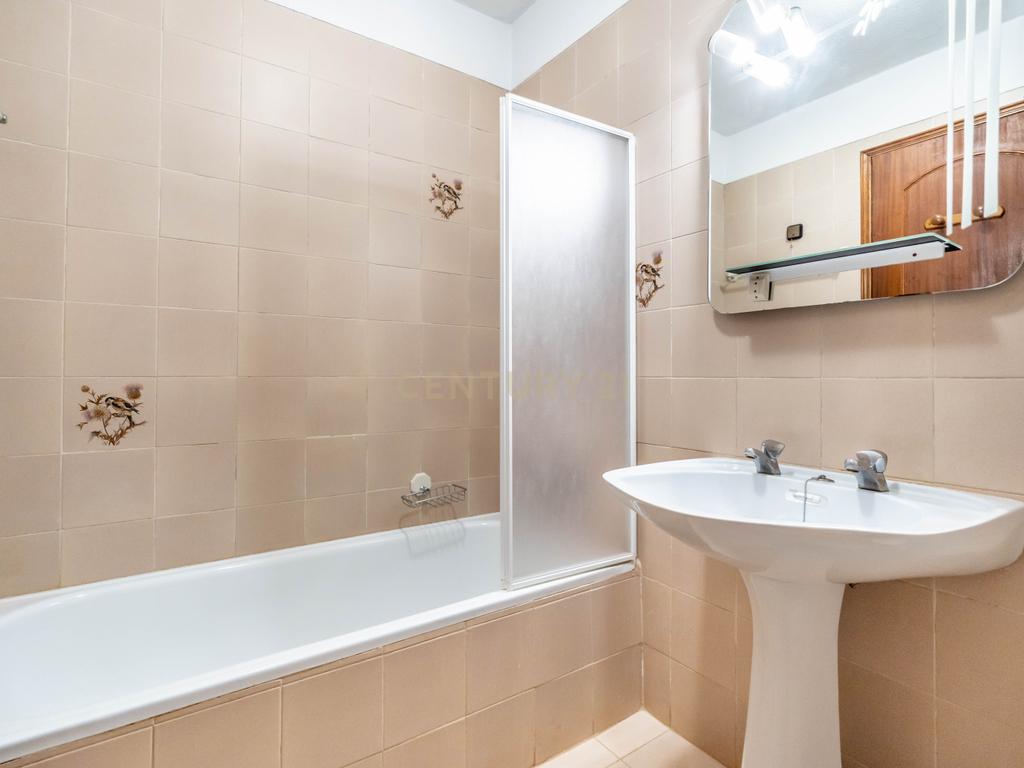 Apartamento T3 em Olhos de Água  Vista-Mar - Image 15