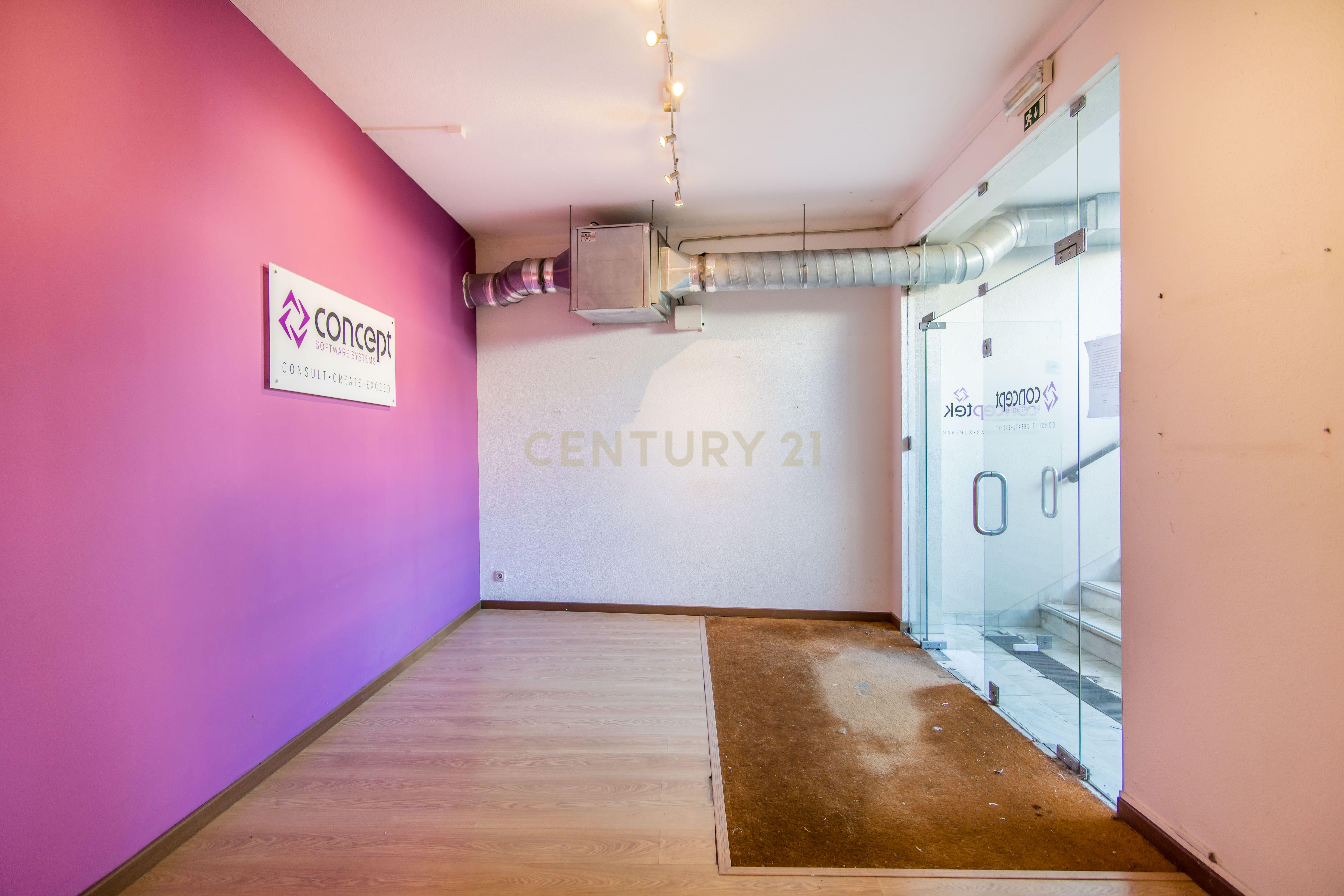 ESPAÇO COMERCIAL COM 280M2 NO CENTRO DE ALMANCIL - Image 7
