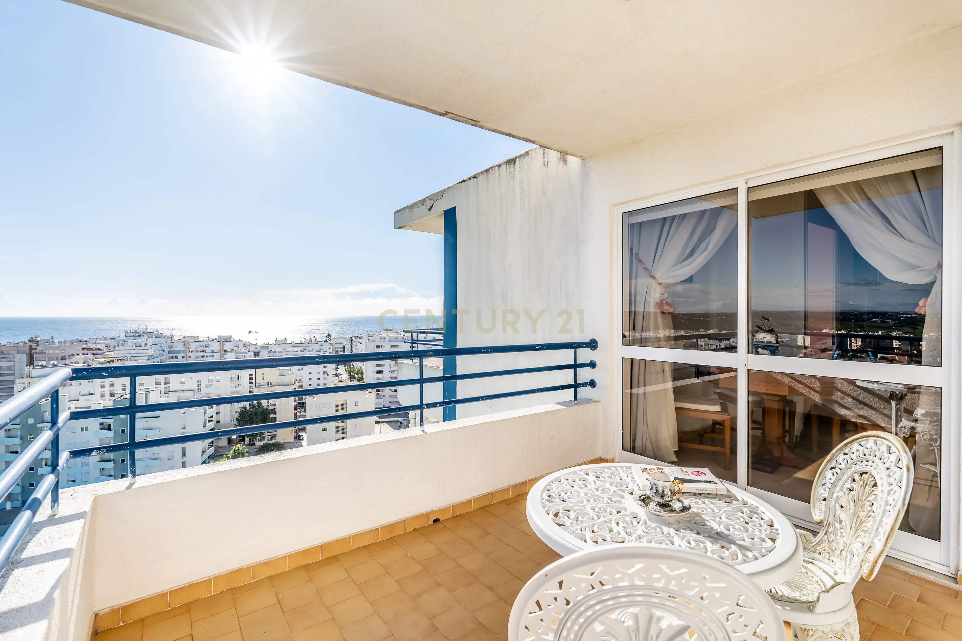 Apartamento T1 | Vista mar | Piscina | Garagem Box | Praia 200mt | Armação de Pera | Algarve - Image 24