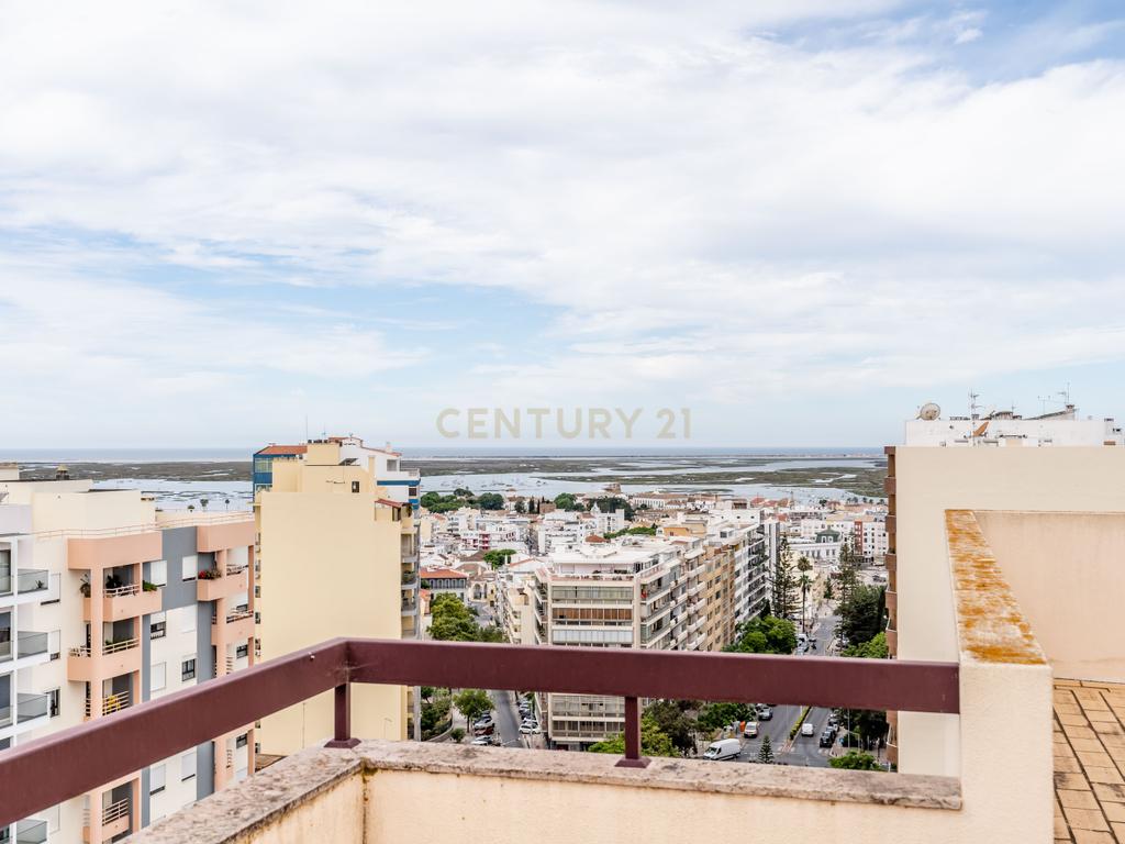Apartamento T4 na Avenida 5 de Outubro - Faro - Image 43