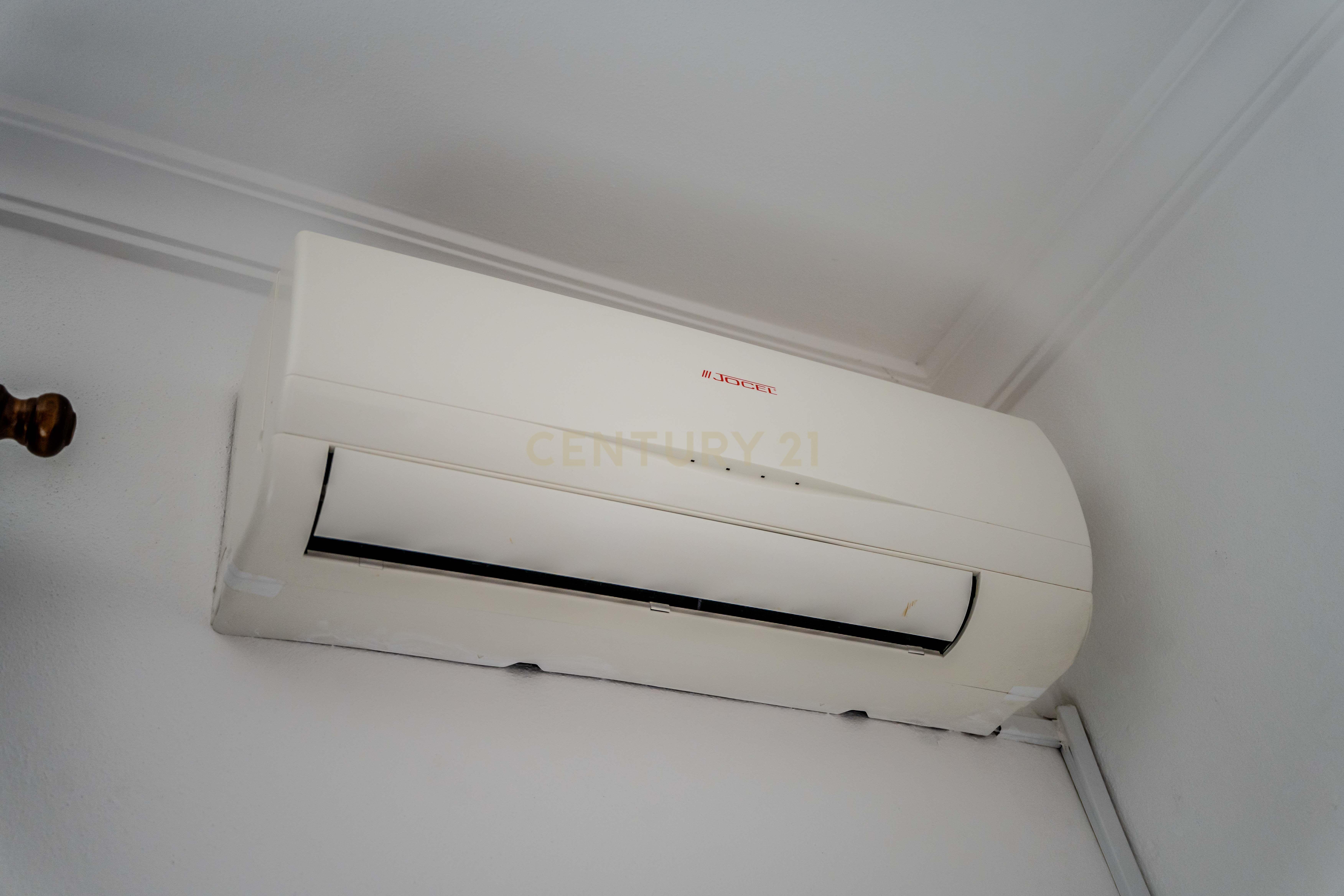 Apartamento T3 com áreas generosas, Garagem em Box, em Portimão - Image 8
