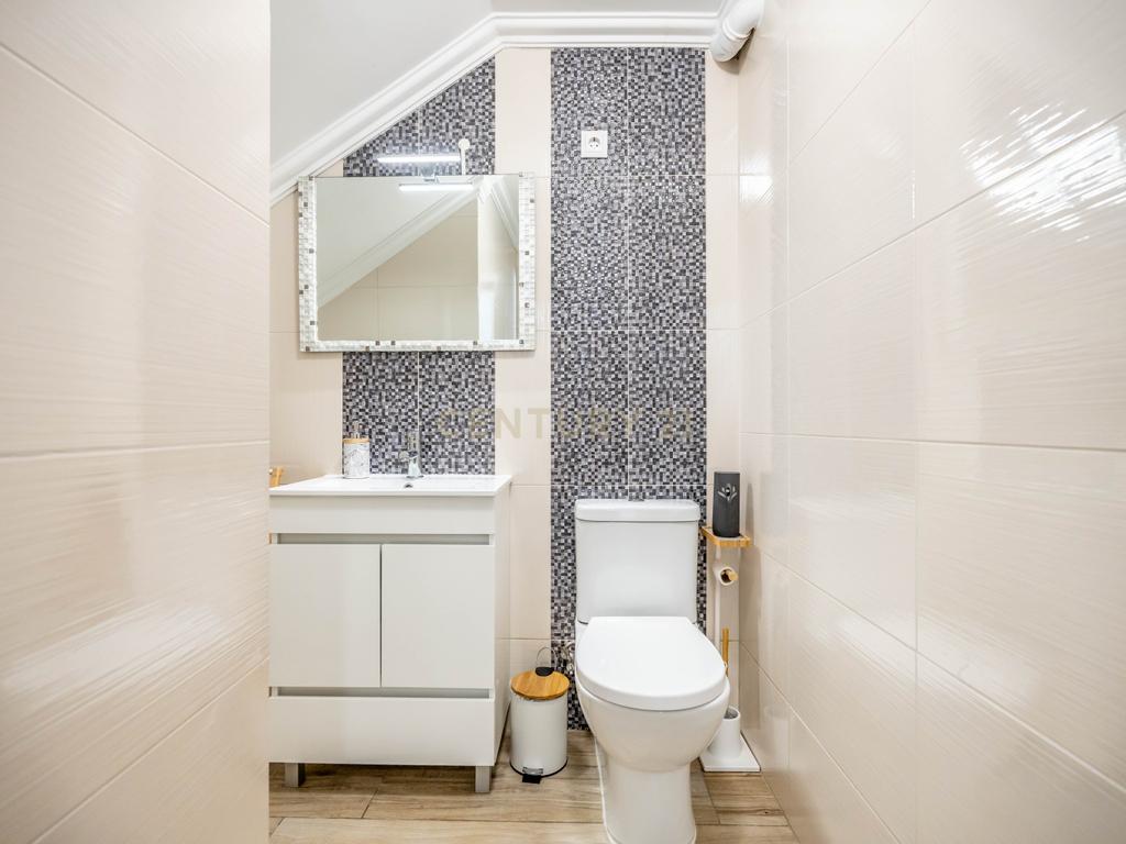 Moradia T6 com Piscina e 2 Anexos em Faro – Totalmente Renovada com Materiais de Alta Qualidade - Image 19