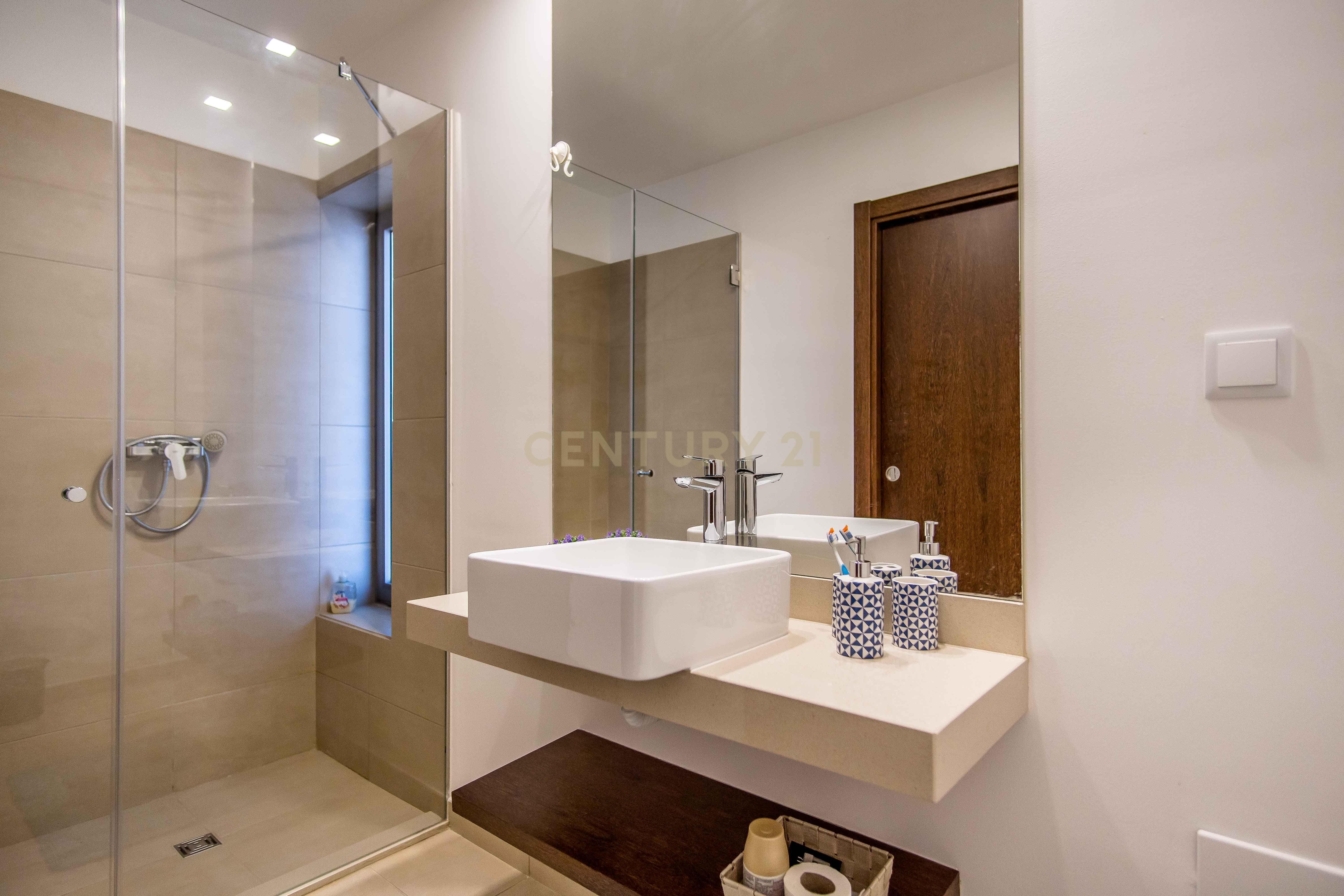 Apartamento T3 no Condominio Oasis Mar - Image 18