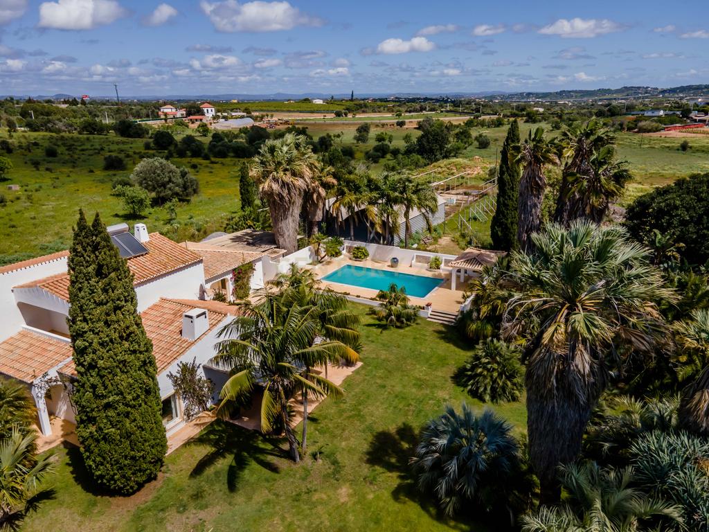 Oásis Privado com Grande Potencial Comercial em Lagoa (Algarve)   - Image 12