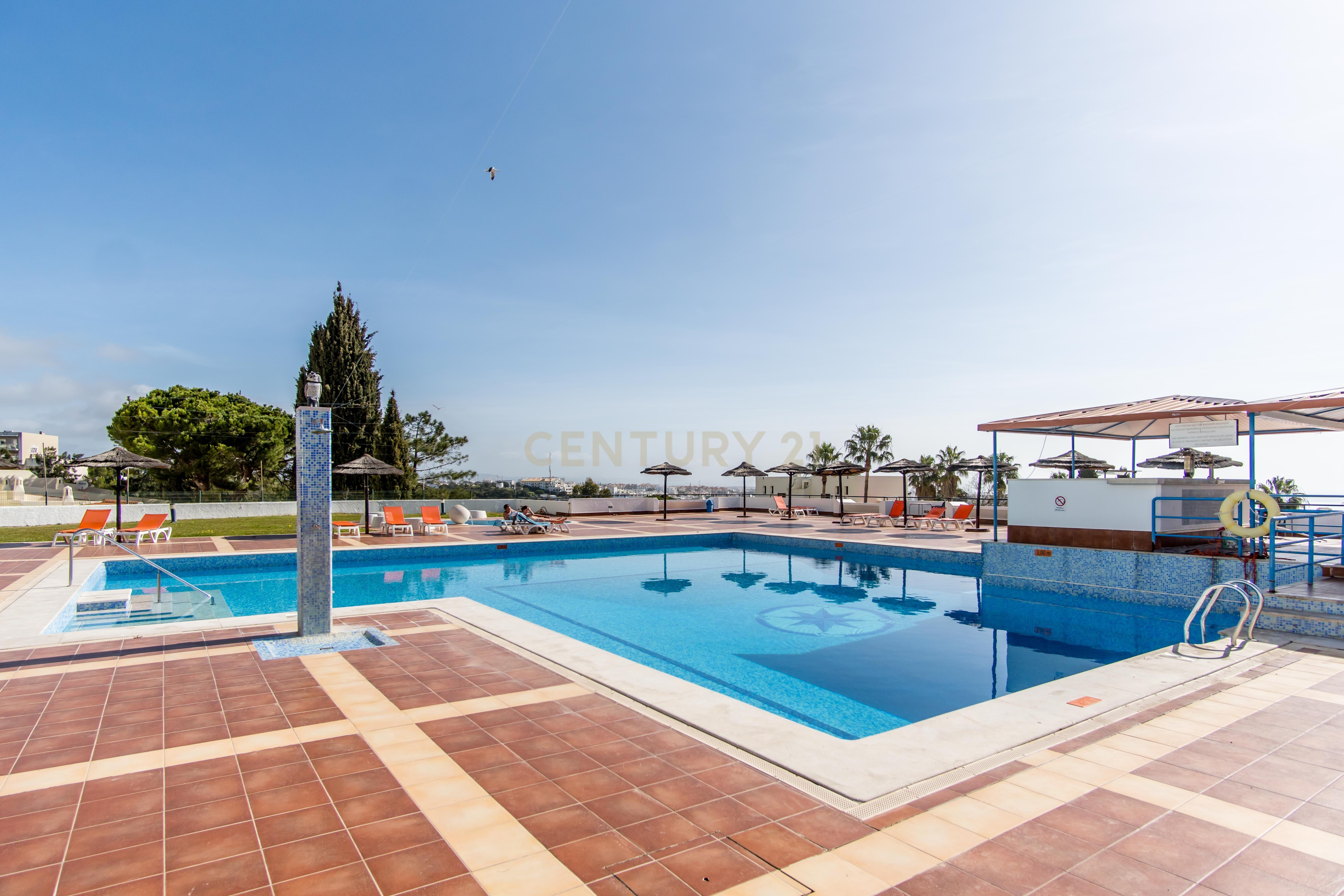 Apartamento T1 com vista mar a 800 metros do centro histórico e da praia de Albufeira - Image 4