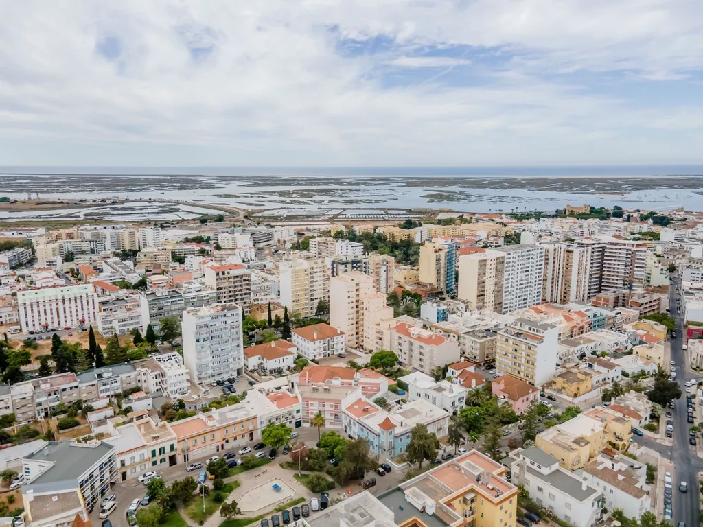 Apartamento T4 na Avenida 5 de Outubro - Faro - Image 53