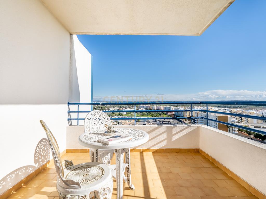 Apartamento T1 | Vista mar | Piscina | Garagem Box | Praia 200mt | Armação de Pera | Algarve - Image 7