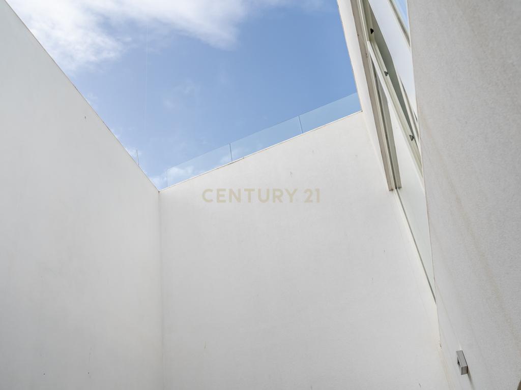 Moradia em primeira linha Mar com piscina no Terraço. Com uma Vista única! - Image 34