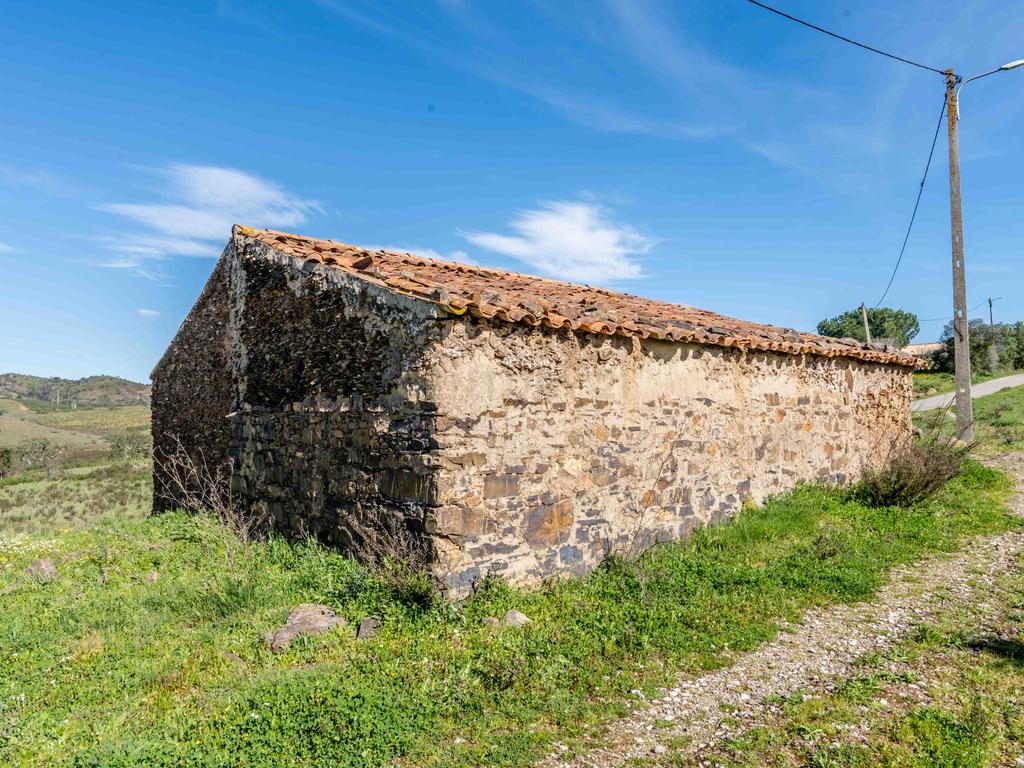 Moradia independente junto á barragem do Odelouca - Image 10