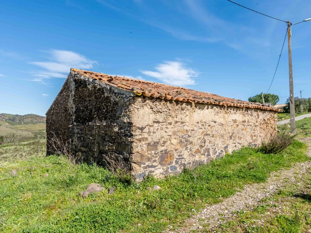 Moradia independente junto á barragem do Odelouca - Image 10