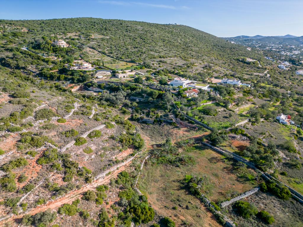 Excelente oportunidade de terreno rústico localizado nos Valados, em Santa Bárbara de Nexe, concelho de Faro. - Image 21