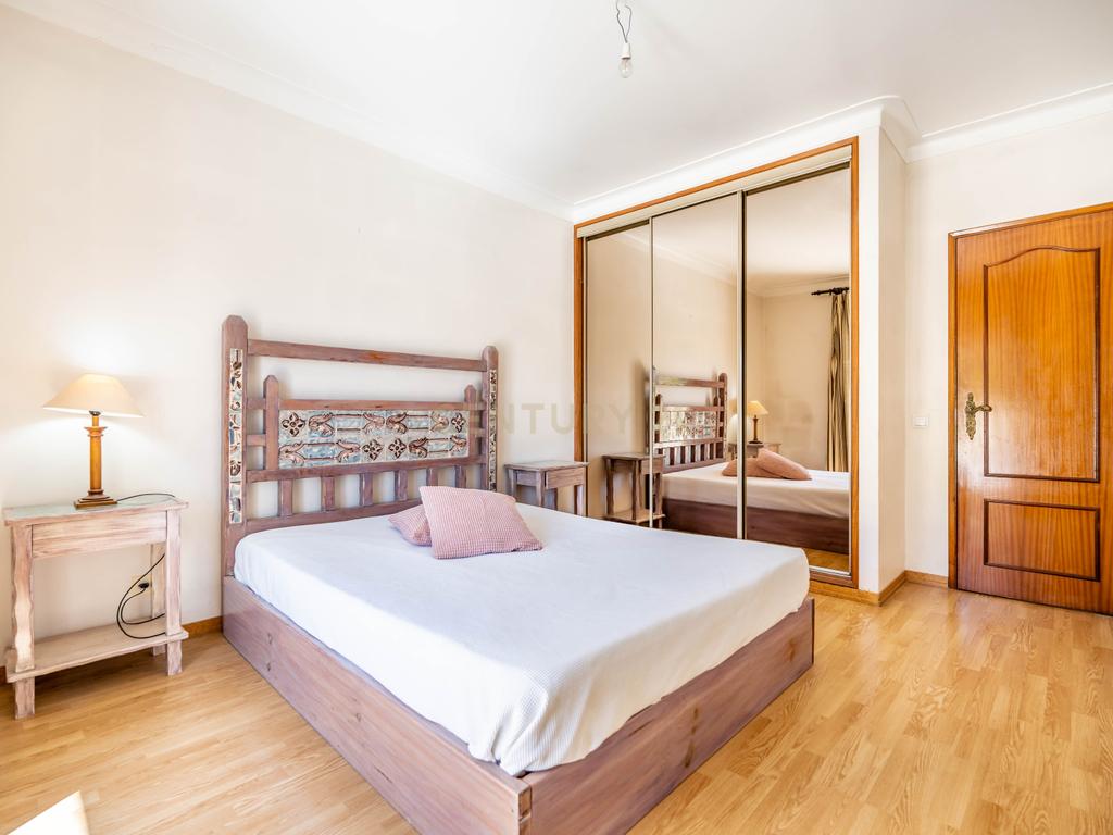 Apartamento T3 com 164 m² de área - Image 2
