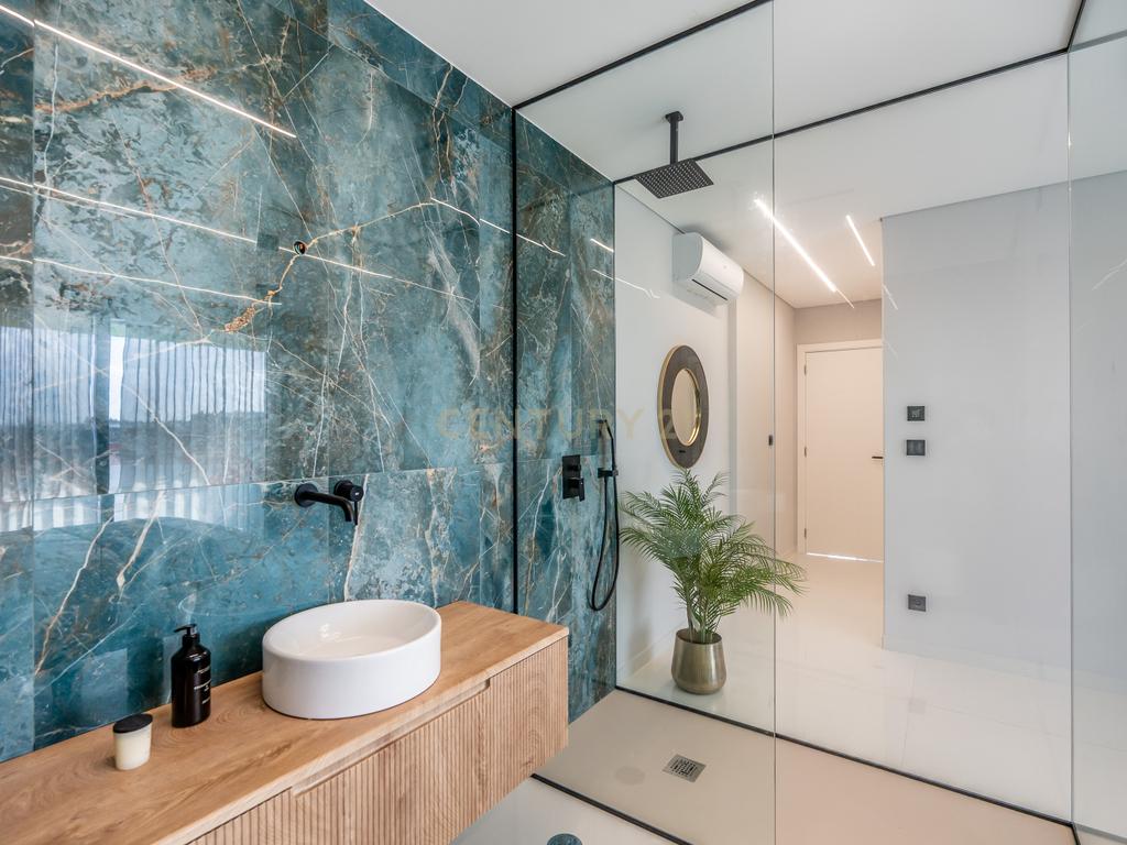 🏡 DOMUS LUX RESIDENCE – A ELEGÂNCIA DE VIVER EM PORTIMÃO (T2 5º Drt.) - Image 24