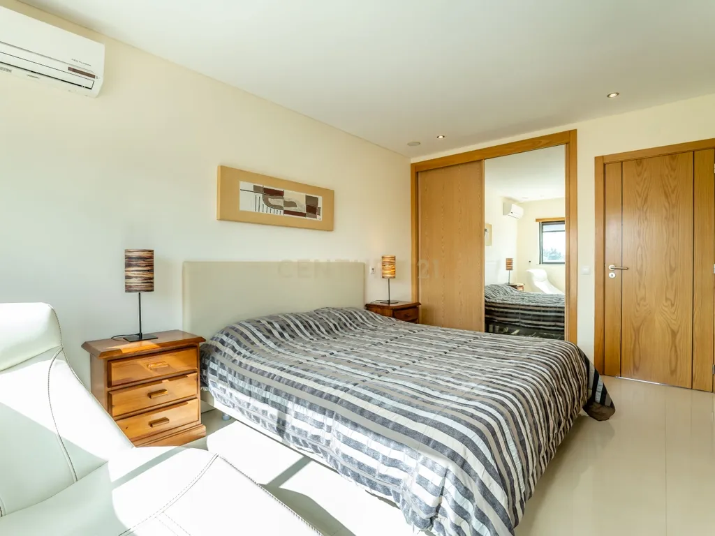 Moradia T3 com possibilidade de AL em São Rafael, Albufeira - Image 24