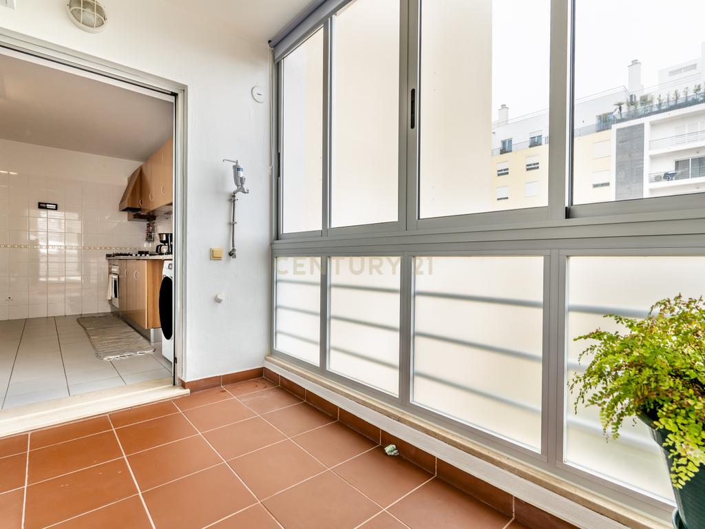 Espaçoso T3 na Encosta da Marina em Portimão - Image 22