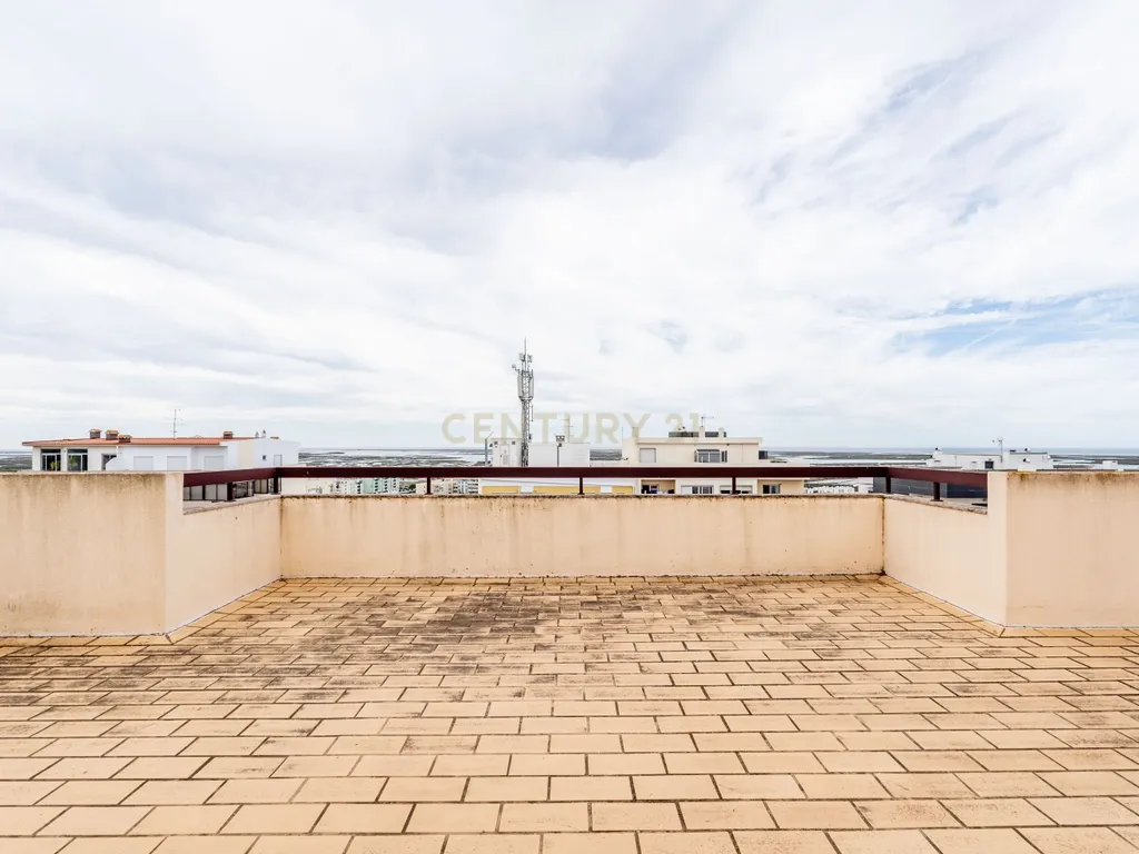 Apartamento T4 na Avenida 5 de Outubro - Faro - Image 41