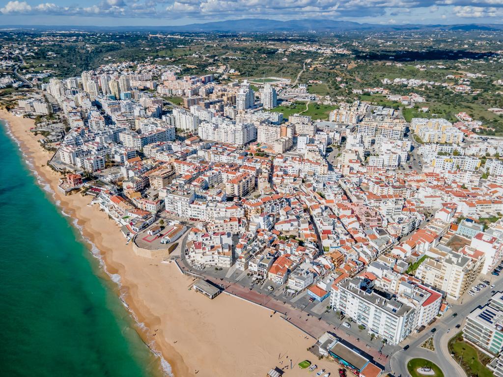 Apartamento T1 | Vista mar | Piscina | Garagem Box | Praia 200mt | Armação de Pera | Algarve - Image 30