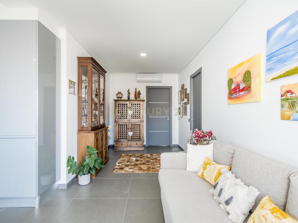 Viva o Melhor de Ferragudo num T3 de Luxo com Localização Privilegiada - Image 7