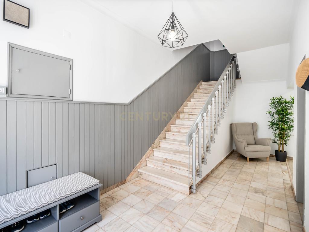 Moradia T6 com Piscina e 2 Anexos em Faro – Totalmente Renovada com Materiais de Alta Qualidade - Image 11