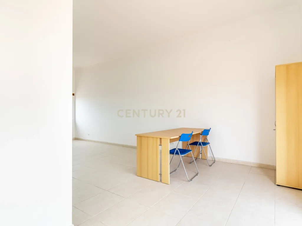 Apartamento T4 na Avenida 5 de Outubro - Faro - Image 36