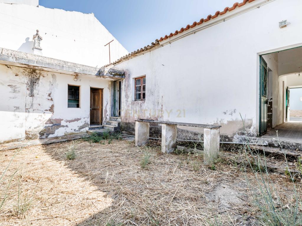 Moradia T4 para Venda em Monte Clérigo, São Marcos da Serra - Image 13