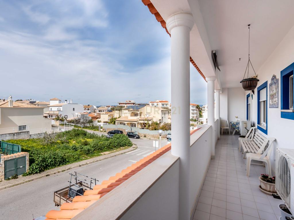 Apartamento T3 com áreas generosas, Garagem em Box, em Portimão - Image 18