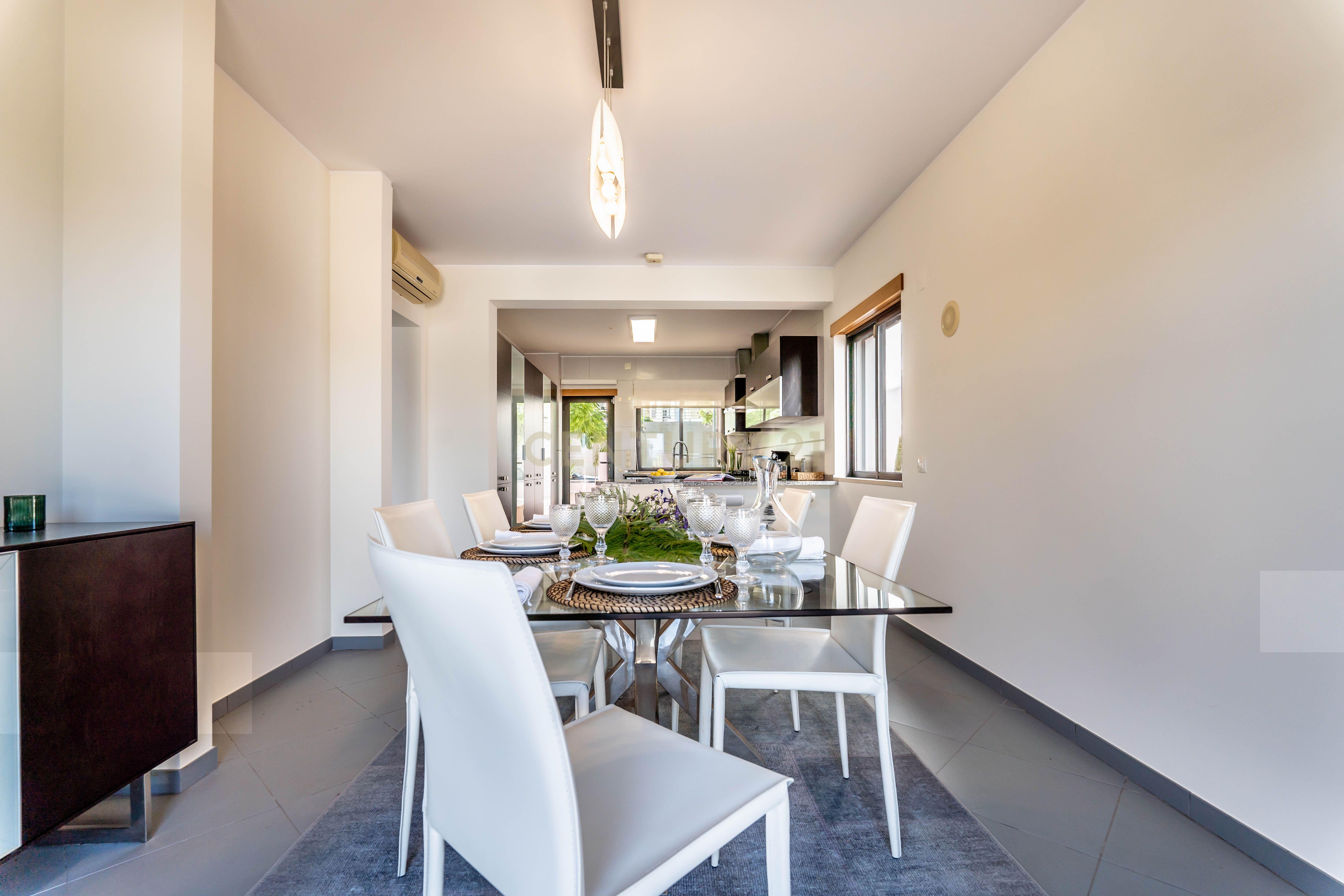 Deslumbrante Moradia T5 em Vilamoura com uma área total de 265m2 - Image 18