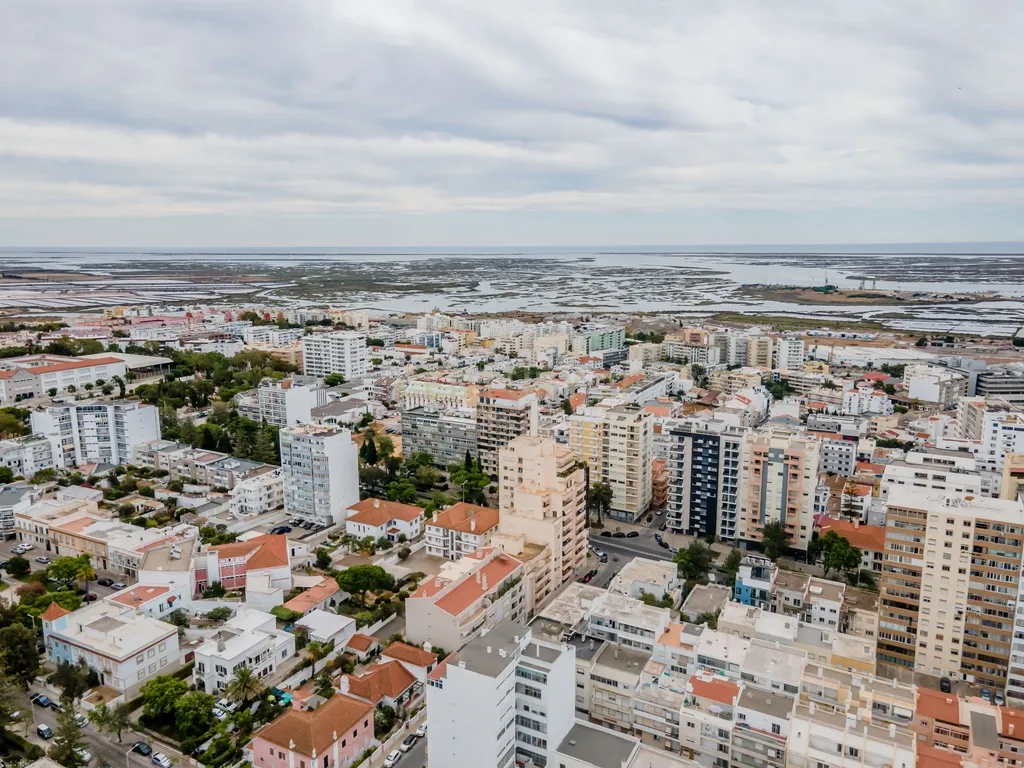 Apartamento T4 na Avenida 5 de Outubro - Faro - Image 54