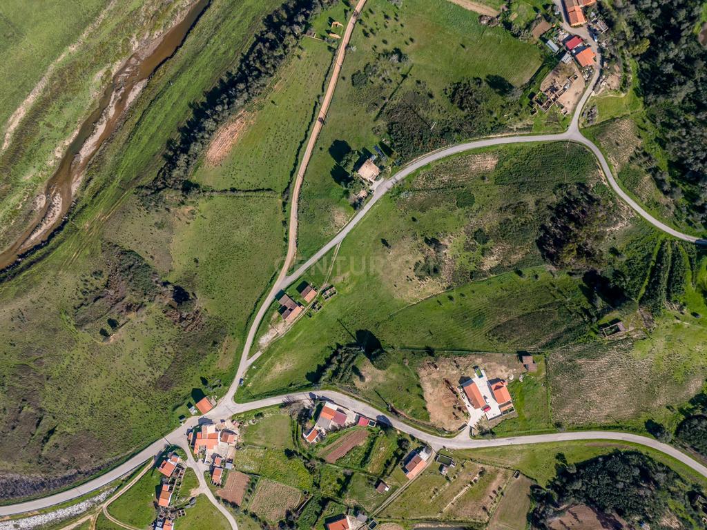 Moradia independente junto á barragem do Odelouca - Image 21