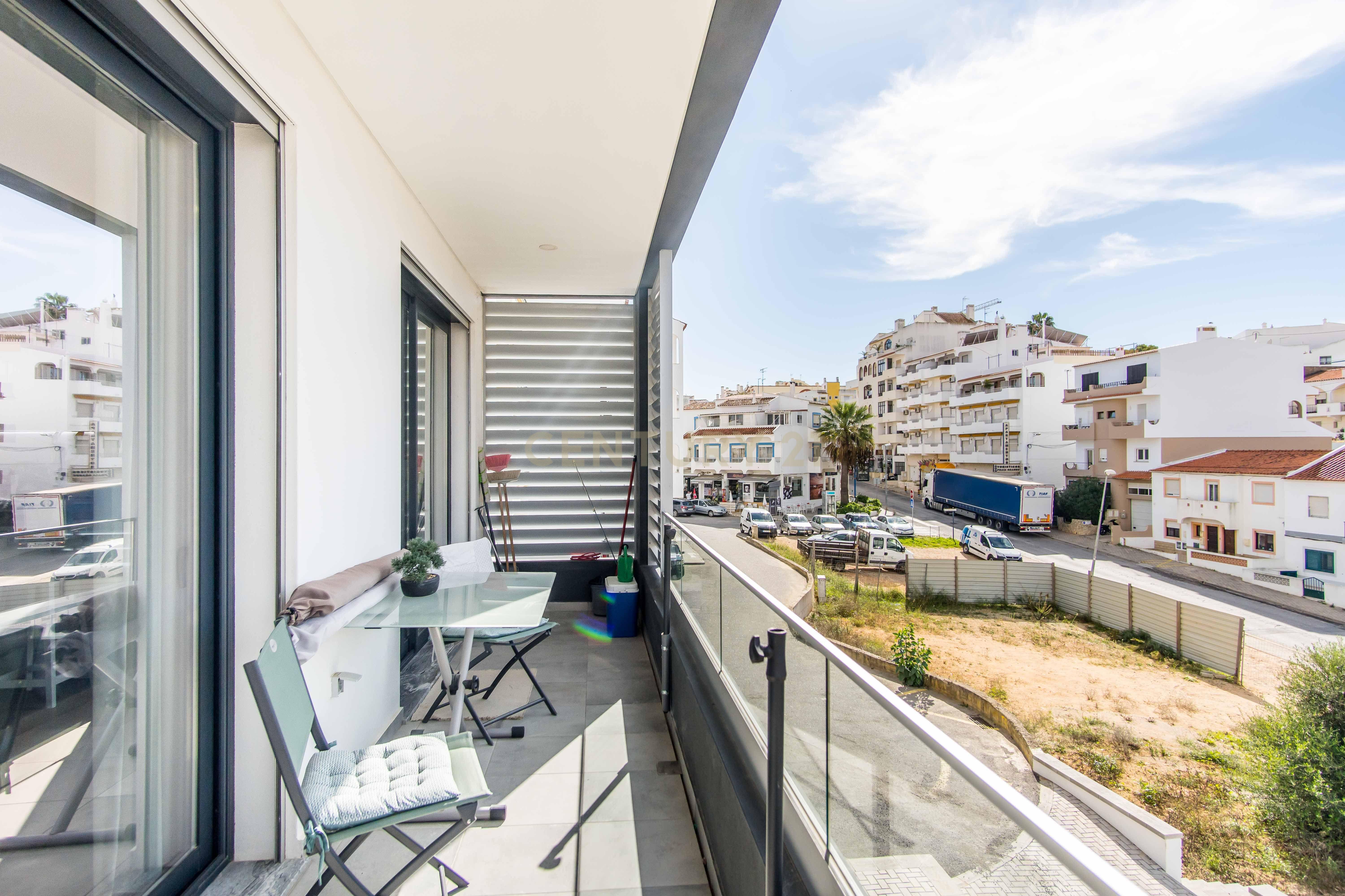 Viva o Melhor de Ferragudo num T3 de Luxo com Localização Privilegiada - Image 8