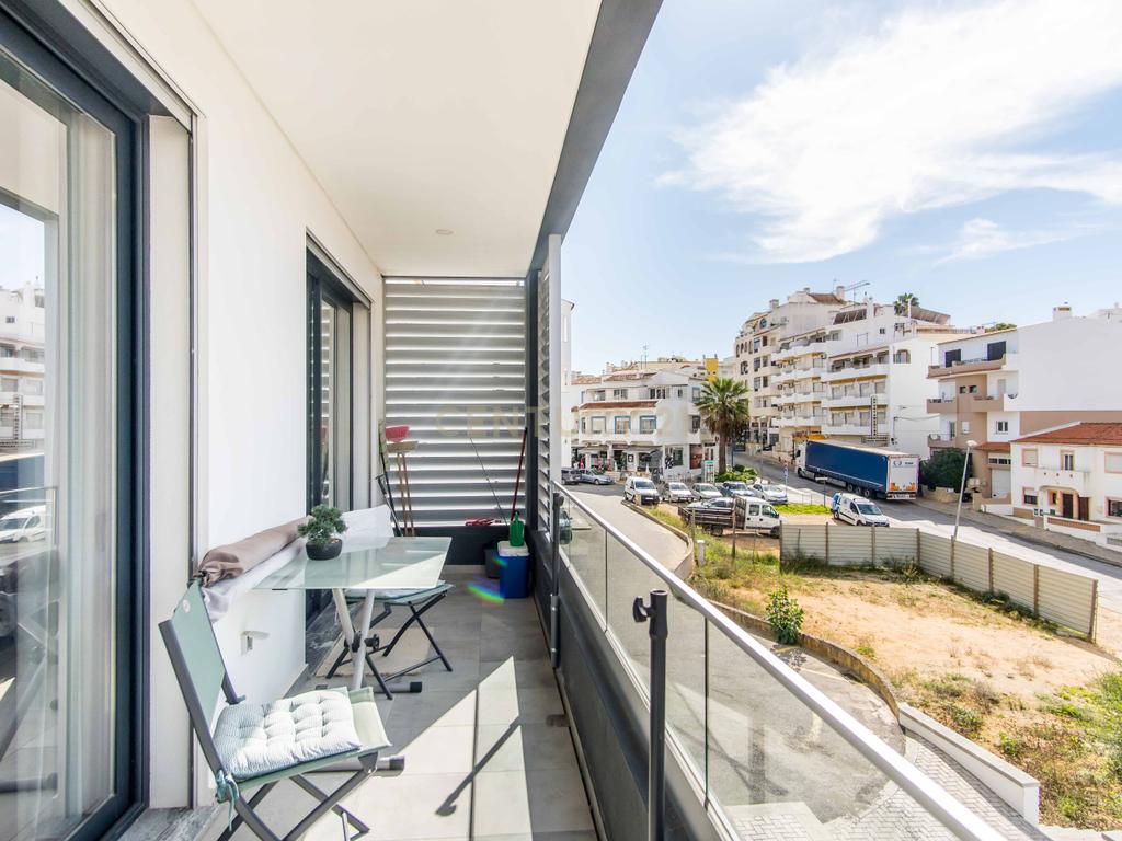 Viva o Melhor de Ferragudo num T3 de Luxo com Localização Privilegiada - Image 8