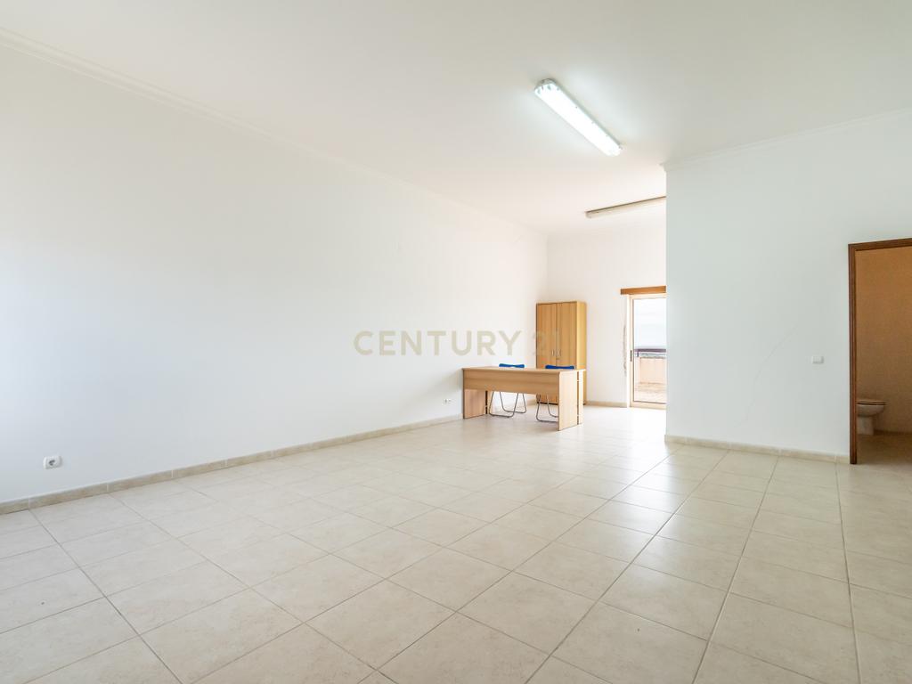 Apartamento T4 na Avenida 5 de Outubro - Faro - Image 39