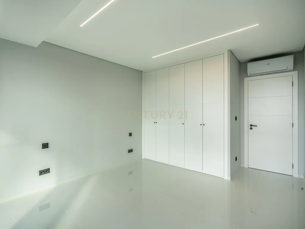 🏡 DOMUS LUX RESIDENCE – A ELEGÂNCIA DE VIVER EM PORTIMÃO (T2 5º Drt.) - Image 28