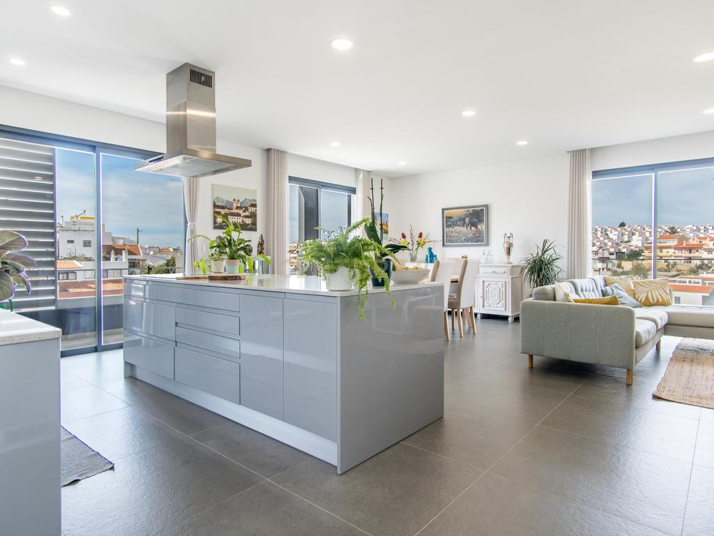 Viva o Melhor de Ferragudo num T3 de Luxo com Localização Privilegiada - Image 1